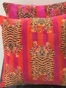 Housse de coussin en velours de coton tibétain fait main, matériau de qualité supérieure : Fabriquée à partir de velours de coton 100% de haute qualité - Product Image 4