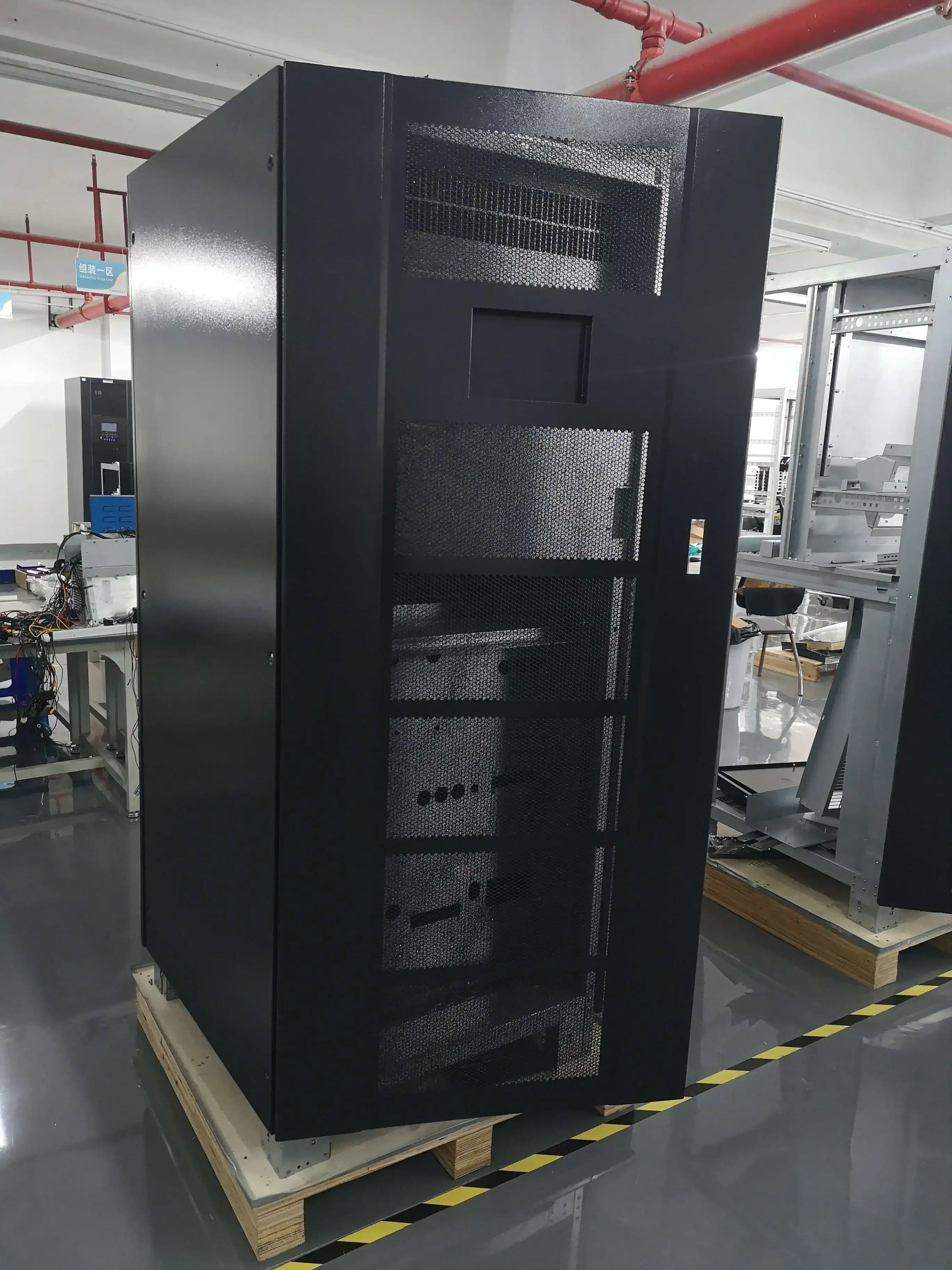 저주파 온라인 UPS 200KVA 3 상 380V/400V/415V UPS 전력 시스템 산업용 장비 사용