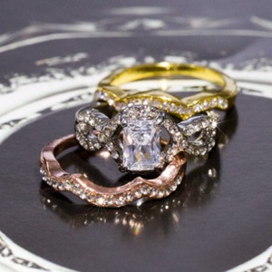 Anello da Donna a Tre Pezzi Traforato con Zirconi, Gioiello Trendy per Uso Quotidiano - Product Image 3