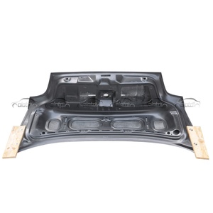 Alerón Trasero Estilo CLS de Fibra de Carbono para Puerta Trasera, Superficie Altamente Pulida, Tejido Twill 3X3, Moldeado al Vacío - Product Image 6