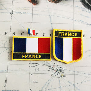 Écussons brodés drapeau national français, badges en forme de bouclier et de carré, un ensemble pour la décoration de brassards et sacs à dos en tissu - Product Image 1