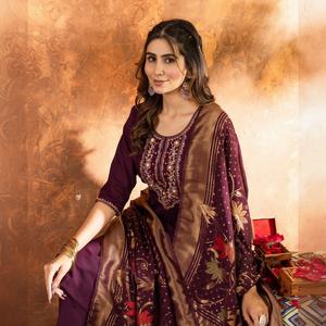 Ensemble Kurta ethnique pour femmes, vente en gros d'ensembles Kurta pour femmes - Product Image 1