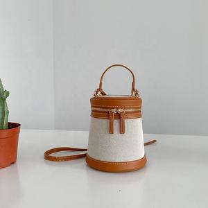 Sac à main en cuir PU avec empiècements en toile personnalisés, sac seau en tissu de haute qualité - Product Image 4