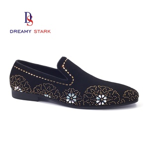 Chaussures de bureau et de carrière à enfiler, faites à la main, de haute qualité, en cuir véritable, légères et confortables, avec design en cristal et diamant, logo personnalisé, collection Printemps - Product Image 1