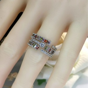 Anillo Abierto de Tres Filas Colorido con Detalle Brillante, Diseño Elegante, Accesorios de Moda para Mujer - Product Image 2