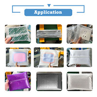 Machine d'emballage automatique à film bulle en plastique de type oreiller haute vitesse pour l'alimentation et l'habillement avec sacs de scellage