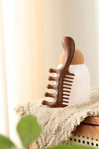 Multi Funcional <span class=keywords><strong>Golden</strong></span> Sandalwood Massagem Pente Espessado e Grosso Duplo Toothed Meridian Comb Usado para Cabeça e Massagem do couro cabeludo - Product Image 6