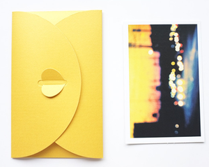 Sobre de invitación de boda de regalo con botón de corazón de Color perla de diseño elegante barato de China personalizado - Product Image 2