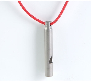 Sifflet d'arbitre de sport en titane pur Camping en plein air randonnée <span class=keywords><strong>survie</strong></span> d'urgence sifflet fort entraînement - Product Image 6