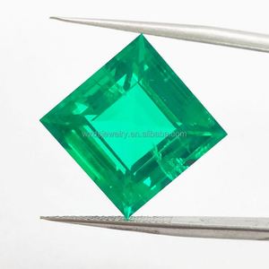 Émeraude de laboratoire carrée Émeraude colombienne pour bijoux - Product Image 3