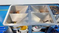 Automatische 4-kops weegschaal met enkelvoudige bak, tel- en verpakkingsmachine voor gedroogd fruit, dadels, rozijnen, gemengde trays en doosverpakkingen