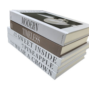 Stampa di Libri Personalizzati di Alta Qualità con Copertina Rigida, Libri Decorativi di Lusso su Arte Moderna e Moda Vintage, Carta Offset - Product Image 3