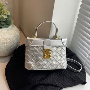 Women's Fashionable Handbag, with Classic Woven <b>Box</b>-style Design, Polyester Material Lining, and <b>Lock</b>-style Closure.2833 - Product Image 3