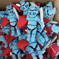 UYEAH CE OEM/ODM Peluche Personnalisée Soldat en Coton PP Doux, Jouet en Peluche Personnalisé, Mignonne Poupée Héroïque de Dessin Animé avec Casque et Cape Rouge