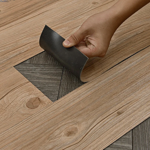 Revêtement <span class=keywords><strong>de</strong></span> <span class=keywords><strong>sol</strong></span> en vinyle <span class=keywords><strong>de</strong></span> luxe LVT à clipser, imperméable, antidérapant <span class=keywords><strong>pour</strong></span> chambre à coucher, auto-adhésif, en <span class=keywords><strong>PVC</strong></span> - Product Image 3