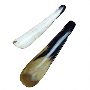 Chausse-pied en corne de buffle de haute qualité, fait main, écologique et durable, ZH TRADER, moderne, taille et forme personnalisables, avec longue poignée - Product Image 1
