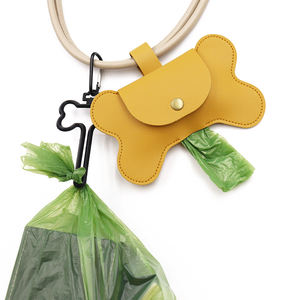 Bolsa de cuero para caca de perro, dispensador de bolsas de caca portátil y reutilizable con Clip de Metal para caminar, organizador de bolsas de basura con forma de hueso - Product Image 1