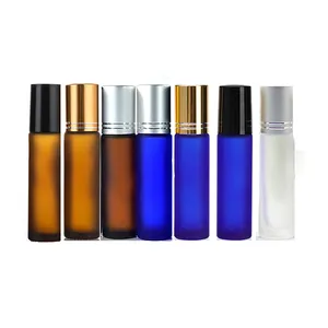 Bouteilles à bille givrées noires ambre <span class=keywords><strong>bleu</strong></span> clair 10ml bouteilles à rouleaux d'huile essentielle en verre dépoli avec couvercle noir à rouleau en métal - Product Image 1
