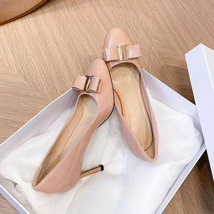 <span class=keywords><strong>Zapatos</strong></span> de tacón de aguja con lazo de <span class=keywords><strong>charol</strong></span> brillante y punta fina para mujer, OEM/ODM, de marca - Product Image 4