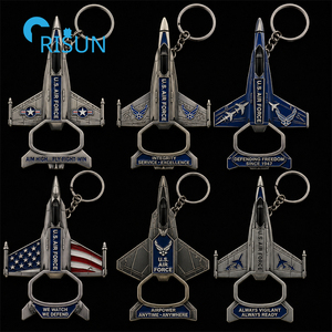 Porte-clés décapsuleur commémoratif pour veteran de l'aviation et des opérations aériennes (USN, USMC, USAF) - Product Image 1