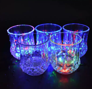 Vasos Luminosos Luckykoo, Vasos Intermitentes Activados por Líquido, Vasos Brillantes para Fiestas, <span class=keywords><strong>Tazas</strong></span> para Beber, Cerveza, para Clubes y Fiestas - Product Image 1