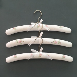 Porte manteau brodé, prix fin, vente en gros - Product Image 2