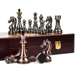 مجموعة شطرنج فاخرة صندوق هدايا بالكهرباء قطع شطرنج معدنية قابلة للطي أكريليك حجم كبير خشبي