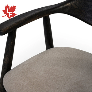 Chaise de salle à manger classique et abordable avec accoudoirs en bois massif, style scandinave, pour la maison et l'hôtel - Product Image 4