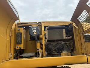 Excavatrice Cat 320CL économique et performante à bras long : 18 mètres de long, idéale pour les travaux d'excavation de bâtiments - Product Image 4