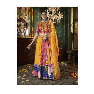 Alta demanda tradicional Guajarati Lehenga Choli para fiesta de boda y ocasión especial desgaste nupcial Lehenga Choli - Product Image 1