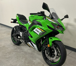 Super Ventes 2025 – Motos Ninjas 650 KRT Edition ABS Abordables Prêtes à l'Expédition - Product Image 2