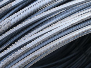 Astm A615 A36 1/4 "3/8" 1/2 "3/4" Barra de acero al carbono corrugado <span class=keywords><strong>Varilla</strong></span> de refuerzo de acero deformada reforzada con hormigón de 12m <span class=keywords><strong>en</strong></span> bobina - Product Image 2