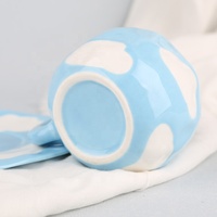 Tasse à thé en céramique de porcelaine Gloway tendance 250 ml, mignonne, irrégulière, faite à la main, en forme de nuage, avec soucoupe