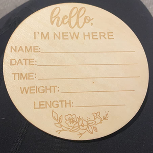 Targa con <span class=keywords><strong>Nome</strong></span> Inciso per Bambini 'Hello World My Name Is' |   Regalo di Nascita in Legno |   Disco per Foto Social Media - Product Image 4