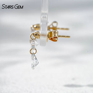 ต่างหูเพชรทรงลูกแพร์ Starsgem Premium ทอง 18K ชุบโรเดียม แบบเจาะเลเซอร์ ดีไซน์ลอยตัว สำหรับทุกเพศทุกวัย ทันสมัย ได้รับการรับรองจาก IGI - Product Image 4