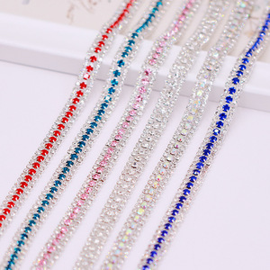 Chaîne à trois rangs de strass AB colorés soudés à pointe fermée pour vêtements et accessoires de bijouterie DIY - Product Image 1