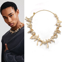 Vente en gros collier ras du cou géométrique de luxe en coquillages multicouches perles imperméables collier de perles de coquillages naturels de luxe pour femmes
