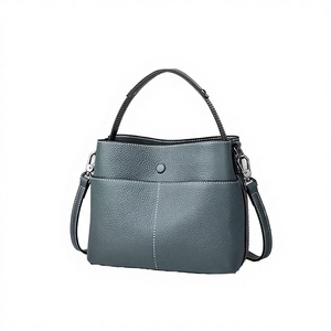 Bolso de Hombro de Cuero Genuino para Mujer Royaa Vintage con Cadenas y Dos Correas, Cierre de Cremallera, Portátil y a la Moda para Viajes al Aire Libre - Product Image 3