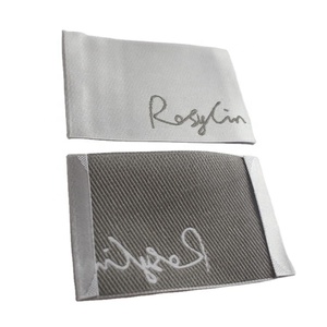 Taille de mode personnalisée vêtements textiles de couleur fabricant de vêtements bébé garçon étiquette de logo pour vêtements - Product Image 1