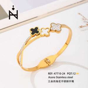 Bracelet en acier inoxydable avec trois fleurs de trèfle, bijoux à la mode en ton or pour femmes, cadeau - Product Image 1