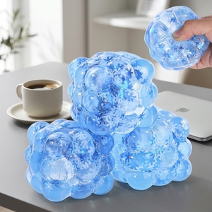 Pelota Antiestrés de Azúcar de Malta con Forma de Cubo de Hielo - Juguete de Compresión de Ascenso Lento para Calmar la Ansiedad en la Oficina, Recuerdos de Fiesta y Alivio del Estrés - Product Image 1