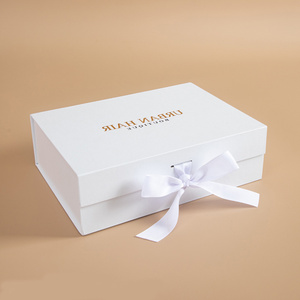 Caja de Regalo Navideña de Cartón de Lujo Personalizada, Cierre Magnético, Acabado Mate con Laminado UV, para Pequeñas Empresas, Cinta Decorativa Única para Calcetines - Product Image 1