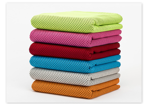 Serviette rafraîchissante instantanée en microfibre douce, multi-couleurs, écologique, à séchage rapide, avec logo personnalisé imprimé et bouteille – Vente en gros - Product Image 3