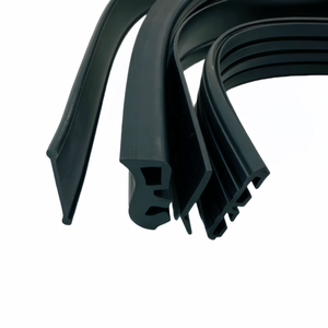 Tùy chỉnh PVC/<span class=keywords><strong>uPVC</strong></span>/PE đùn nhựa hồ sơ xe lăn vòng ngoài bao phủ niêm phong Dải cạnh gạt nước Dải thân thiện với môi cao - Product Image 1