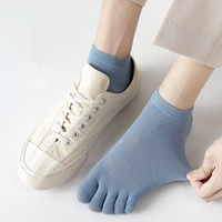 Chaussettes de sport pour hommes de couleur unie en gros Chaussettes d'été respirantes à 5 orteils Chaussettes à 5 doigts