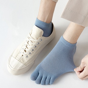 Chaussettes de sport pour hommes de couleur unie en gros Chaussettes d'été respirantes à <span class=keywords><strong>5</strong></span> orteils Chaussettes à <span class=keywords><strong>5</strong></span> <span class=keywords><strong>doigts</strong></span> - Product Image 3
