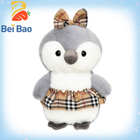 Peluche Mignonne Personnage d'Anime Pingouin Animaux Jouet en Peluche Décoration de Chambre d'Enfant Cadeau pour les Fans de Collection