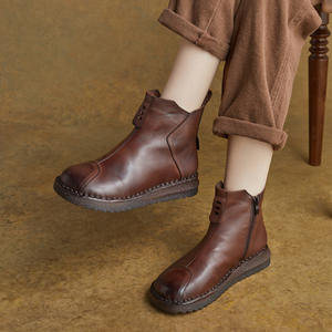 Botines de Piel Auténtica Retro con Cordones y Tacón Plano para Otoño e Invierno - Product Image 1