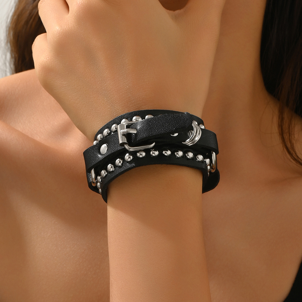 HZMAN Bracciale Unisex In Pelle Nera Con Borchie A Piramide – Stile Punk Gotico 80s – Regolabile