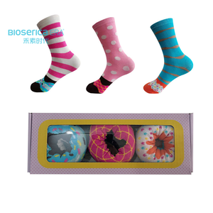 Chaussettes Bioserica Era Crew, motif donut amusant personnalisé pour femme, respirantes, anti-odeur, usage quotidien, avec logo sur le bord/corps de la chaussette, pour l'automne - Product Image 2